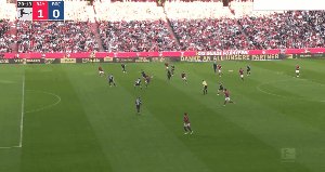 1741445605195013089.gif bay boc 02.gif